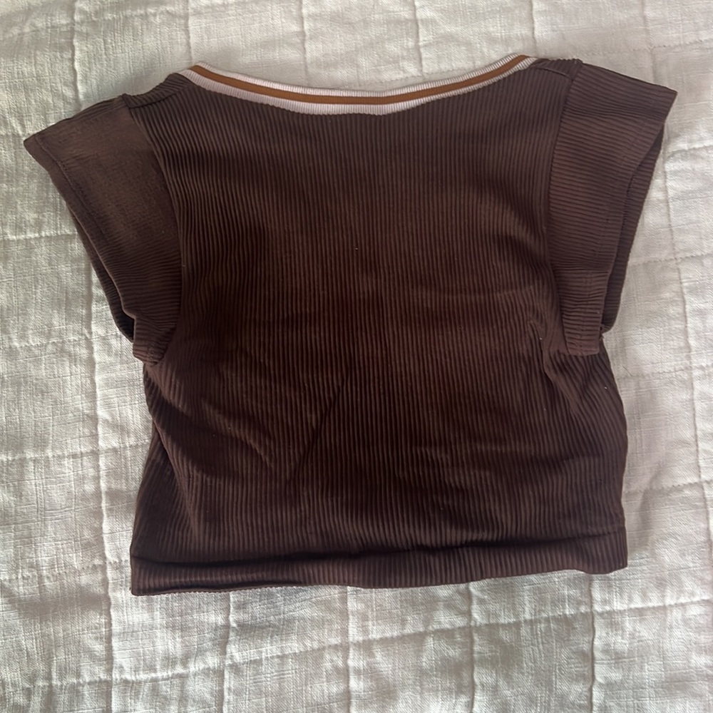 urban outfitters cropped top - Picture 2 of 3